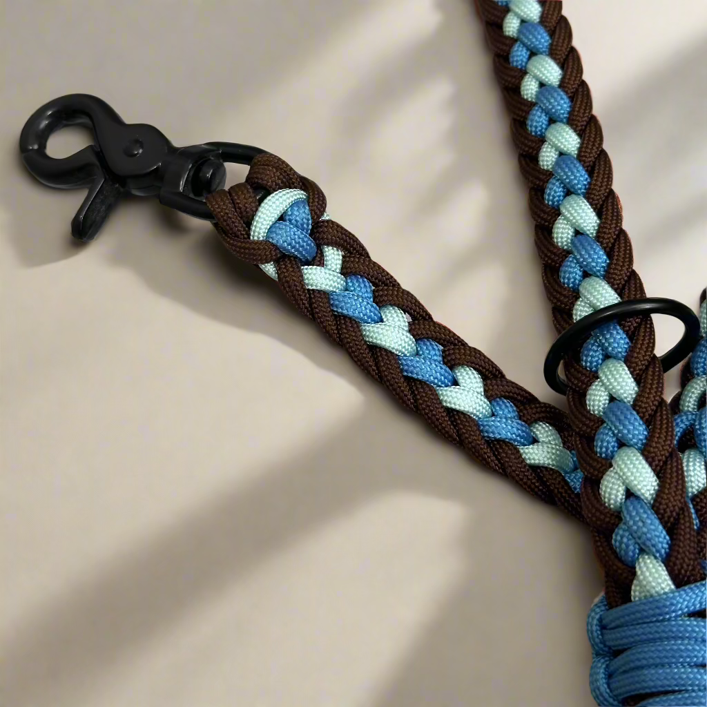 močan paracord povodec z dodatno trpeznostjo za velike in mocne pasme